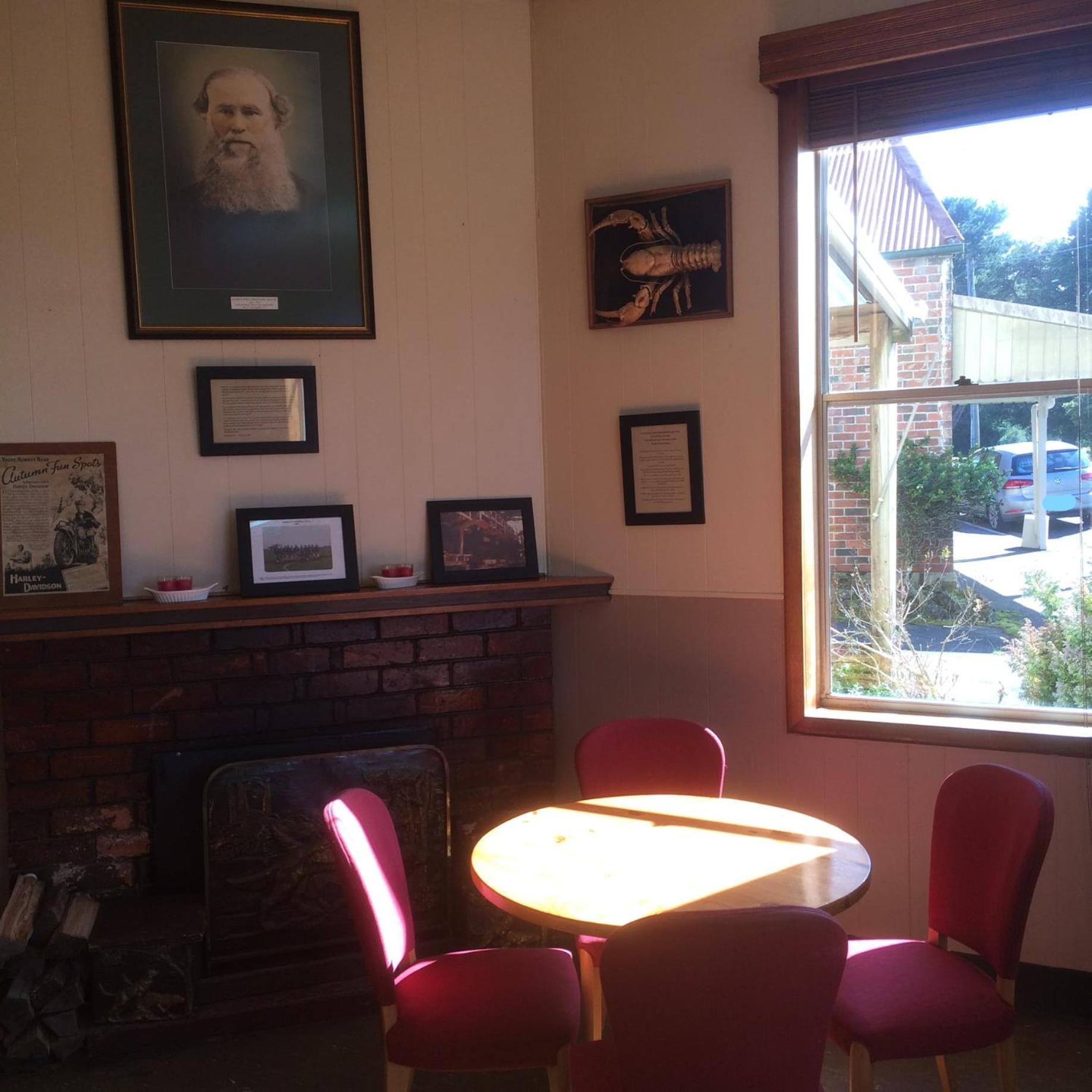 Bischoff Hotel Waratah エクステリア 写真