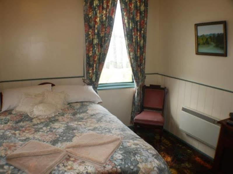 Bischoff Hotel Waratah エクステリア 写真
